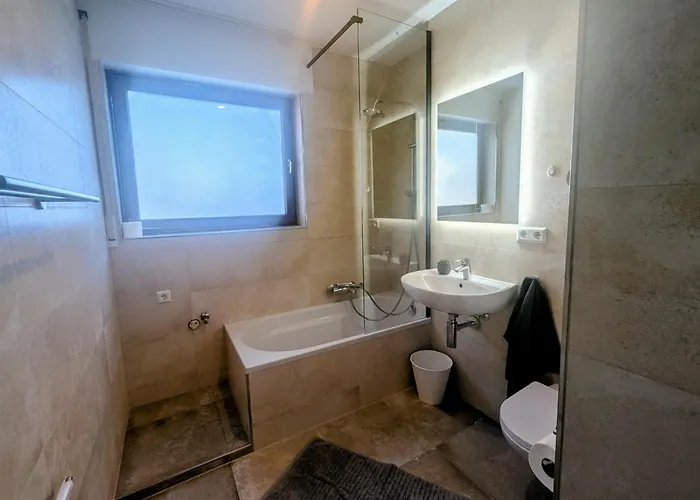 Wohnen Am Wald Mit Pool & Sauna Apartment Unterkirnach